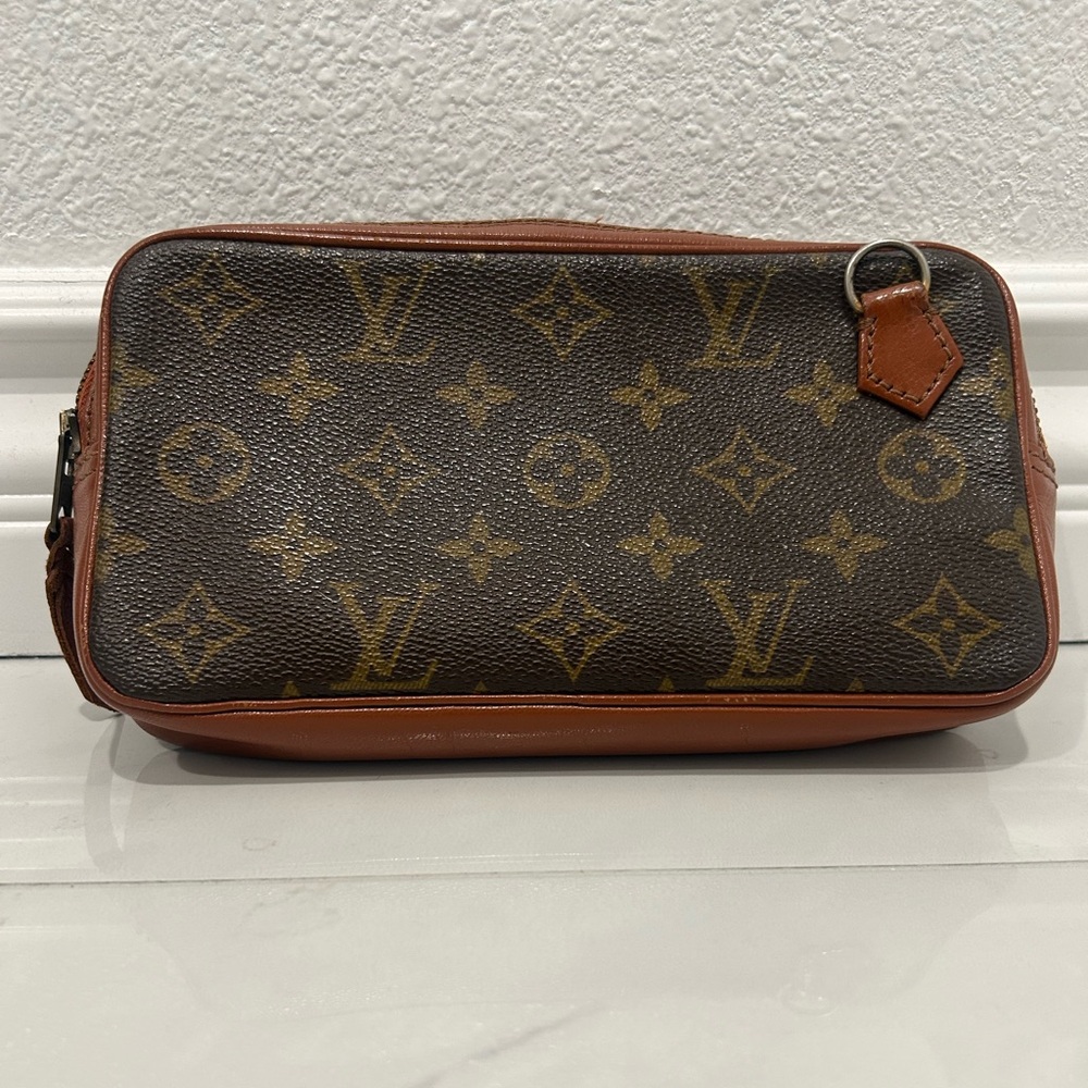 Louis Vuitton Vintage Monogram Pochette Bag